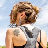 faux tatouage motif ornemental