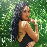 Faux tatouage géométrique forêt