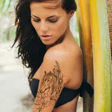 tatouage éphémère cheval fleurs