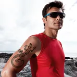 Tatouage éphémère homme salamandre polynesienne