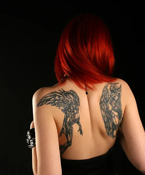 tatouage femme ailes dos