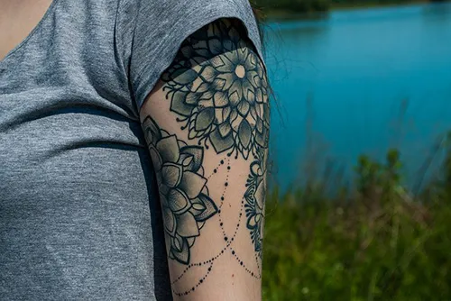 tatouage femme mandala bras