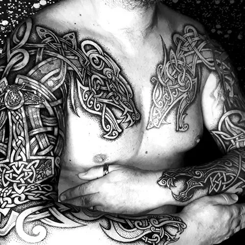 Tatouage Fenrir Viking: le loup