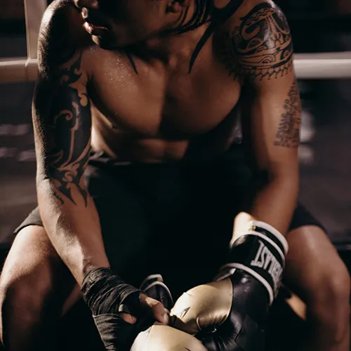 tatouage homme bras épaule