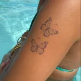 Tatouage semi permanent temporaire petit papillon et coeur