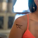 tatouage temporaire avion