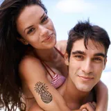 Tatouage temporaire femme ananas maori polynesien
