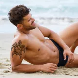 Tatouage temporaire homme tortue maori