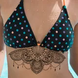 tatouage temporaire underboob ailes ornementales