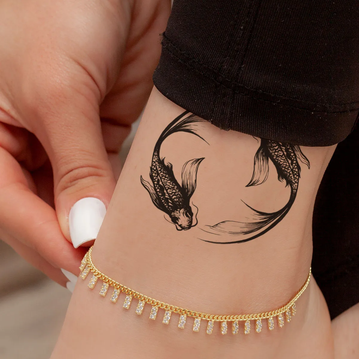 Tatouage Tatouage Carpe koï - Lot de 3 tatouages éphémères porté par un client
