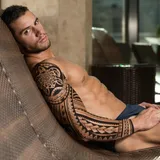 Tatouage temporaire homme sleeve manchette Tortue Maori