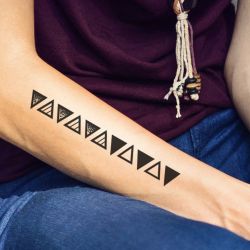 tatouage éphémère triangles