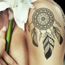 tatouage temporaire attrape rêve mandala