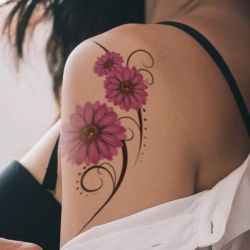 Tatouage temporaire petite marguerite mauve
