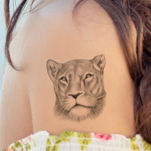 tatouage éphémère lionne réaliste