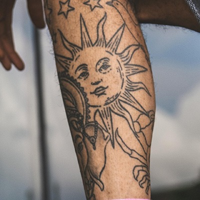 tatouage espoir soleil