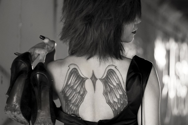 tatouage femme ailes d'anges dos