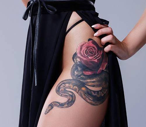 tatouage femme serpent