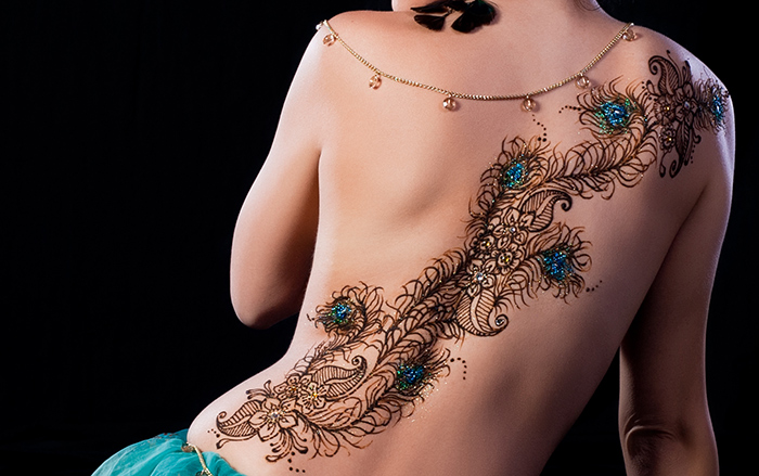 tatouage henné paillettes