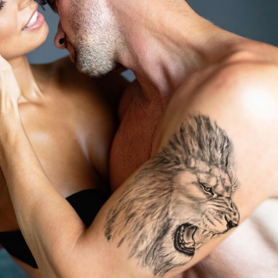 tatouage éphémère lion rugissant