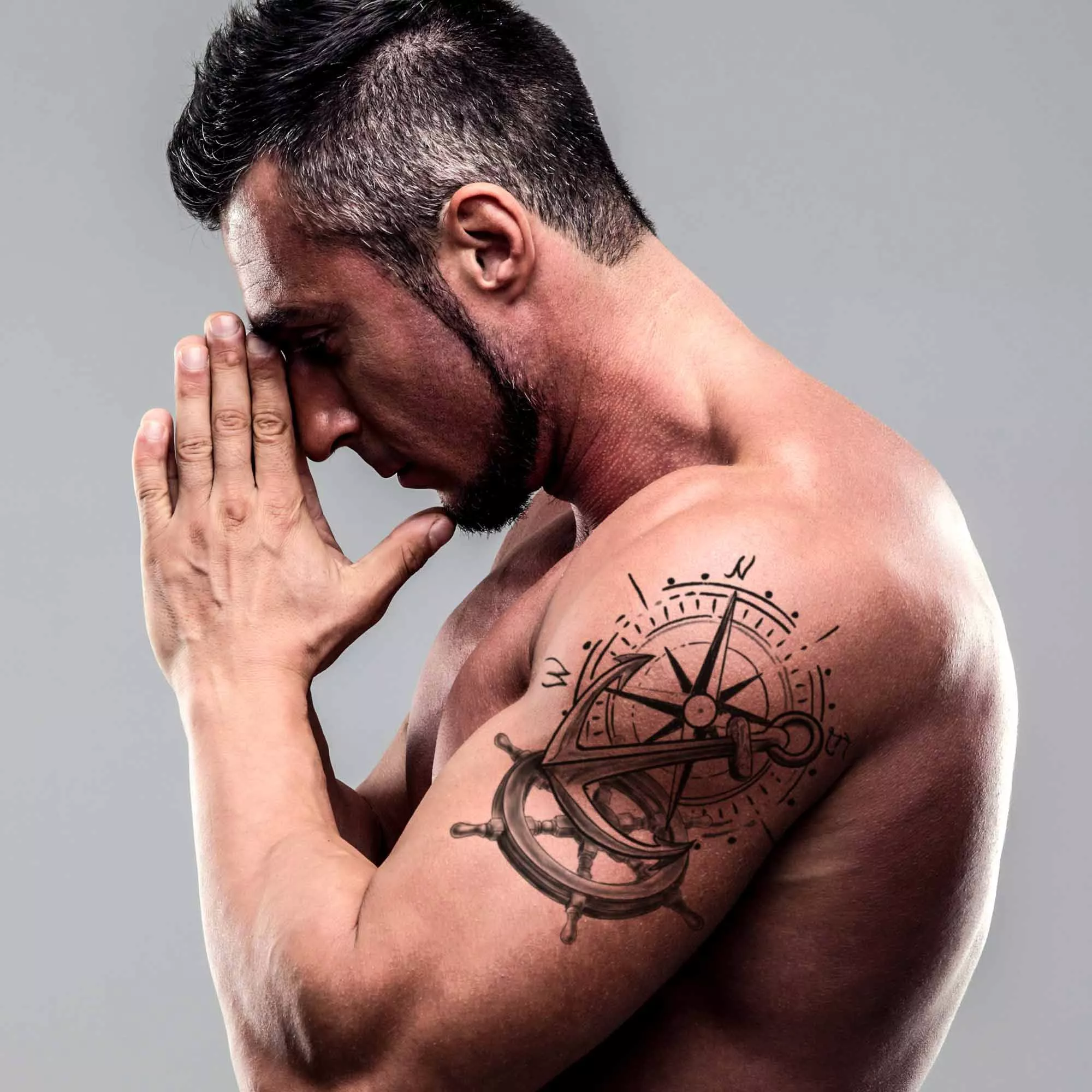 Tatouage ancre marine : 50 jolis dessins qui nous font craquer